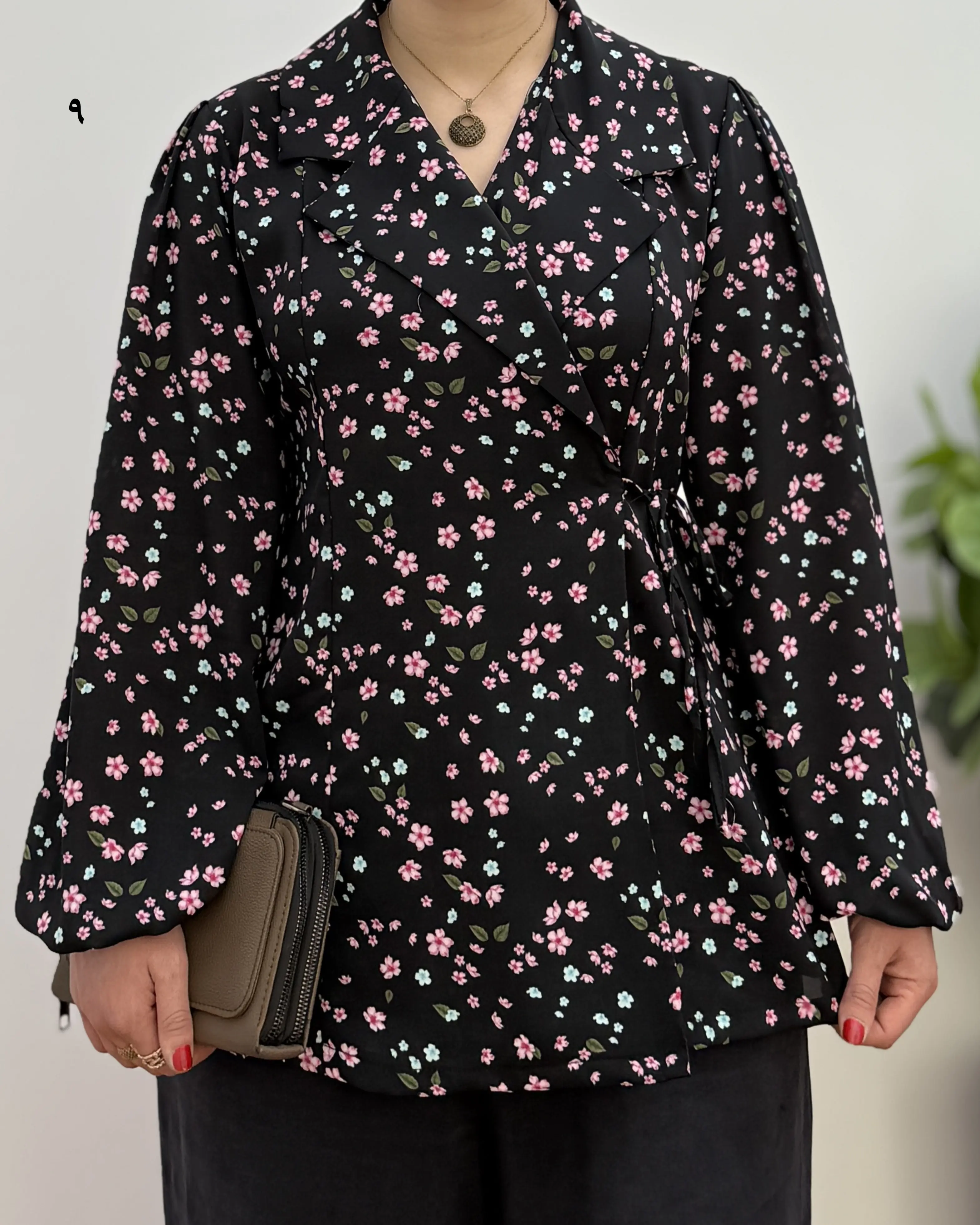 شومیز زنانه مجلسی و خنک مدل کیانا